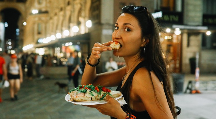 Pizzázás éjszaka Milánóban