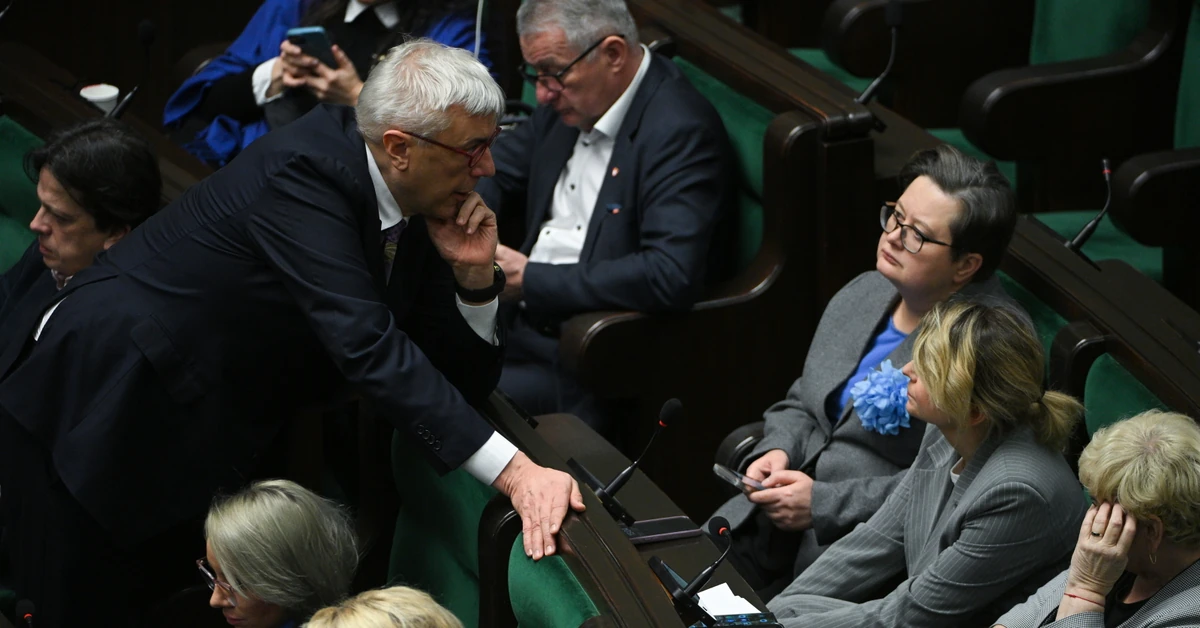 Sensacyjny sondaż. Jedna partia blisko zdobycia samodzielnej większości