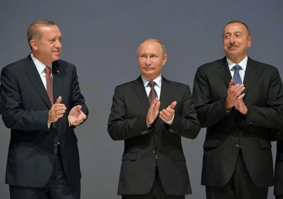 Redžep Tajip Erdogan, Vladimir Putin i Ilham Alijev na Svetskom energetskom kongresu u Istanbulu 10. oktobra 2016.