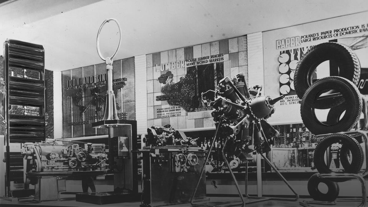Wystawa Światowa w Nowym Jorku w 1939 roku. Fragment Sali Przemysłu w pawilonie polskim 