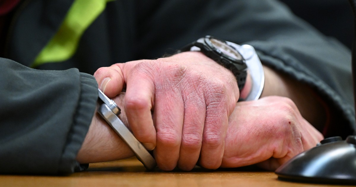 Pezsgővel mossa a Ferrariját a milánói éjszakai élet királya... –  Most letartóztatták a zsaruk