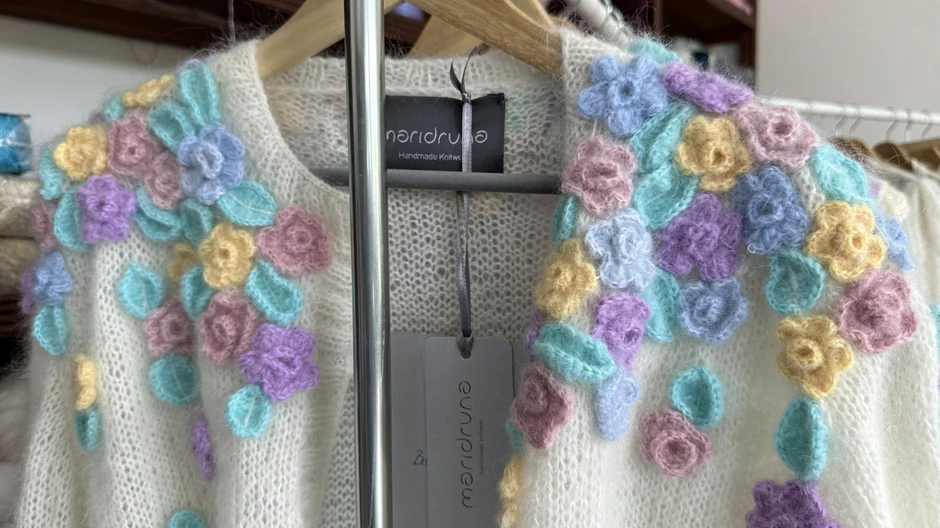 Marija pravi unikatne džempere