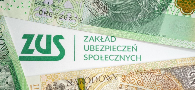 Czternasta emerytura 2025 - wypłaty ruszyły. ZUS wypłaci miliony przed weekendem