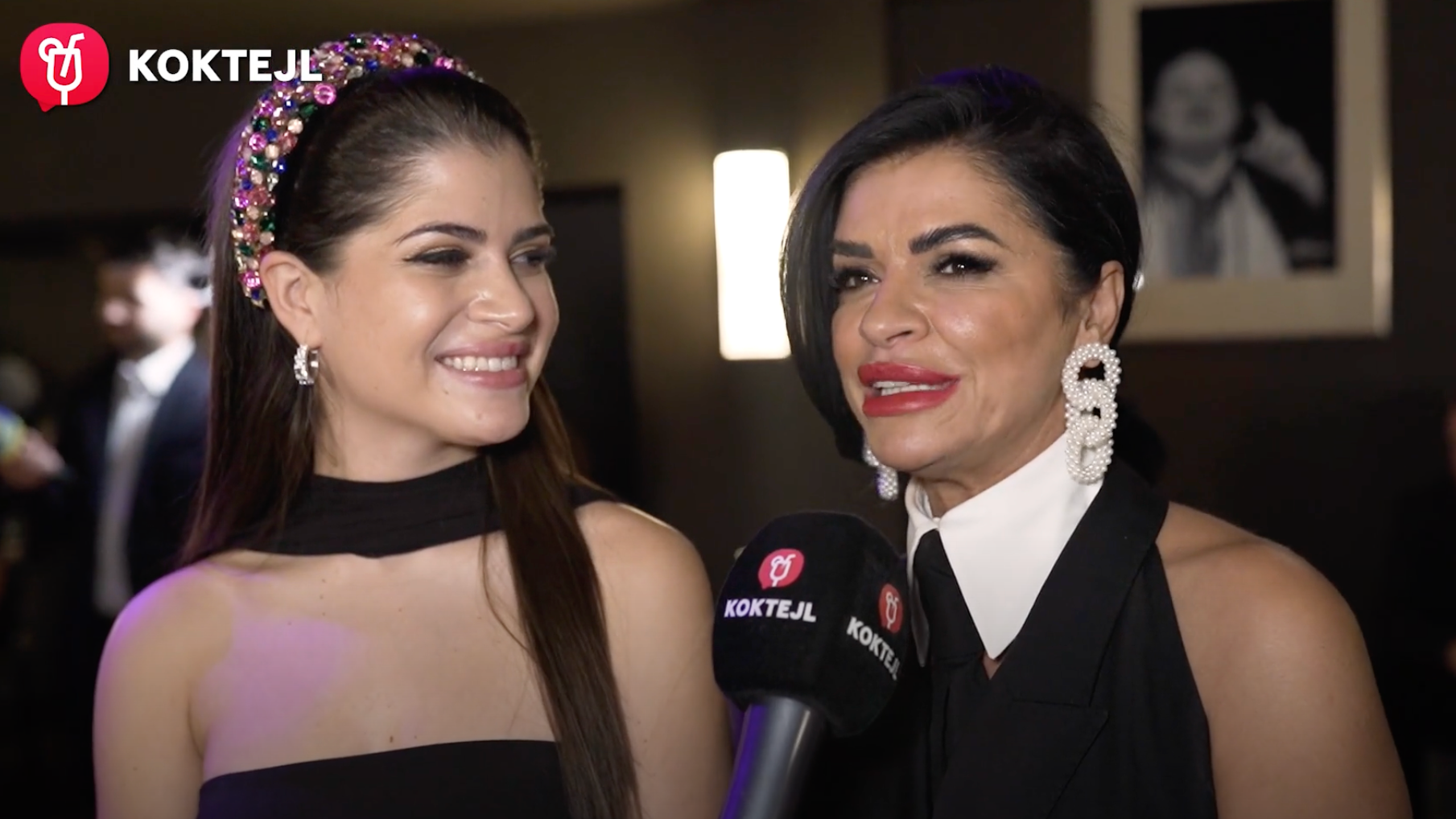 Speváčky Vanessa a Silvia Šarközi.