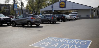 Płatne parkingi pod Lidlem. Czy to nie przesada?