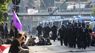 W Hamburgu znów interwencja policji przeciwko ekstremistom