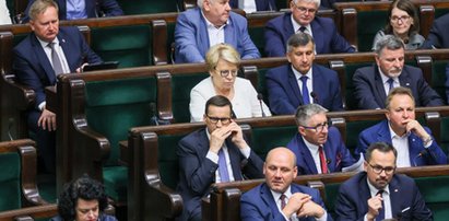 "W PiS są posłowie, którzy byliby gotowi obalić rząd". W ławach sejmowych aż huczy od spekulacji