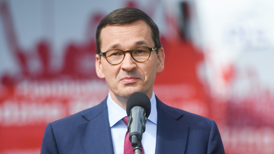 Mateusz Morawiecki kłamie systemowo.