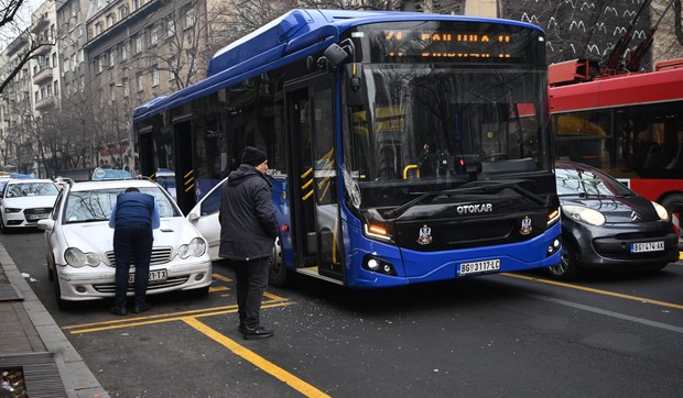 Sudar autobusa 41 i taxi