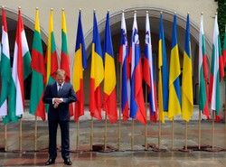 Tusk i Kaczyński: Osobno i zgryźliwie