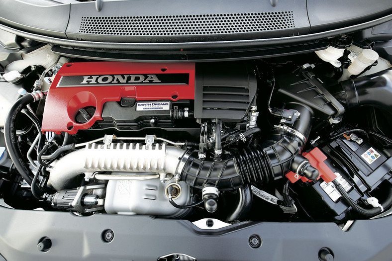 Honda Civic Type R kontra Ford Focus RS który hothatch