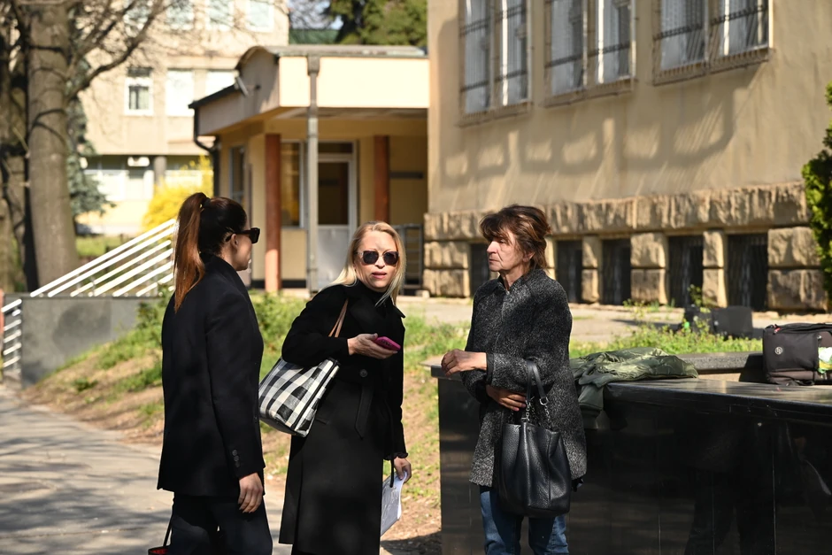 Sestra čuvara, Specijalni sud suđenje dečaku ubici