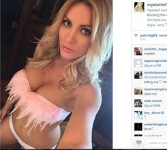 Żona słynnego, 88-letniego milionera chwali się fortuną...