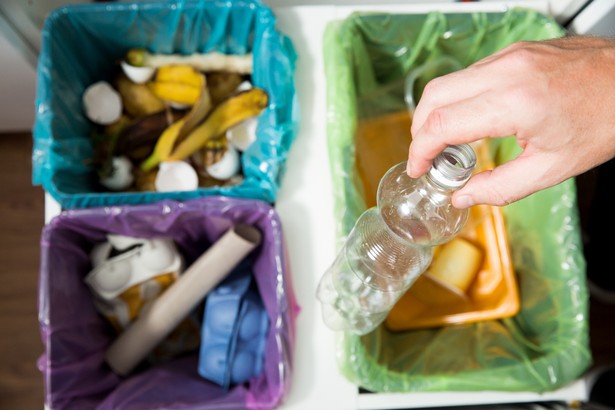 Między spalaniem a recyklingiem. Gminy nie mogą odpuścić selektywnej zbiórki