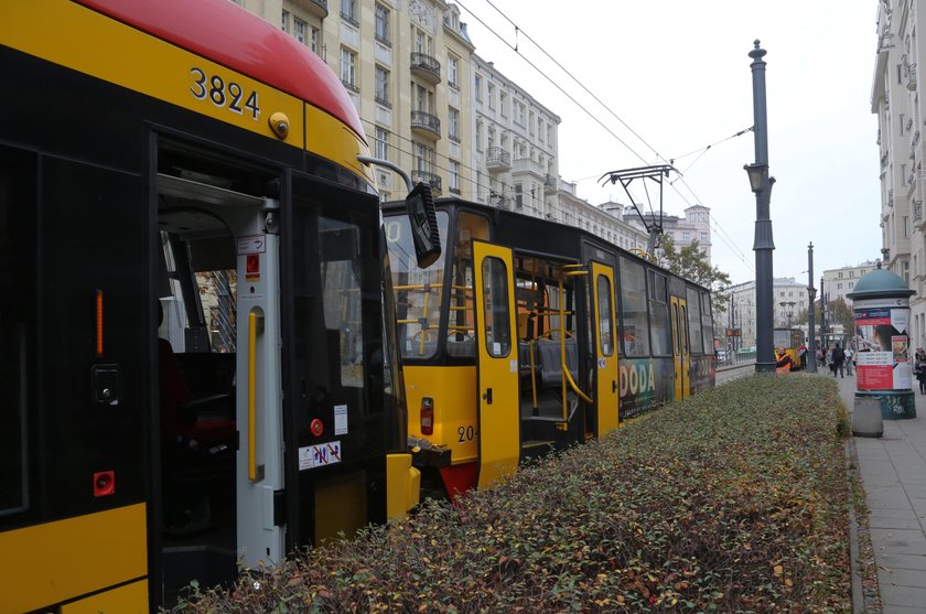 Tramwaje zderzyły się w Warszawie. Wielu rannych. Są utrudnienia