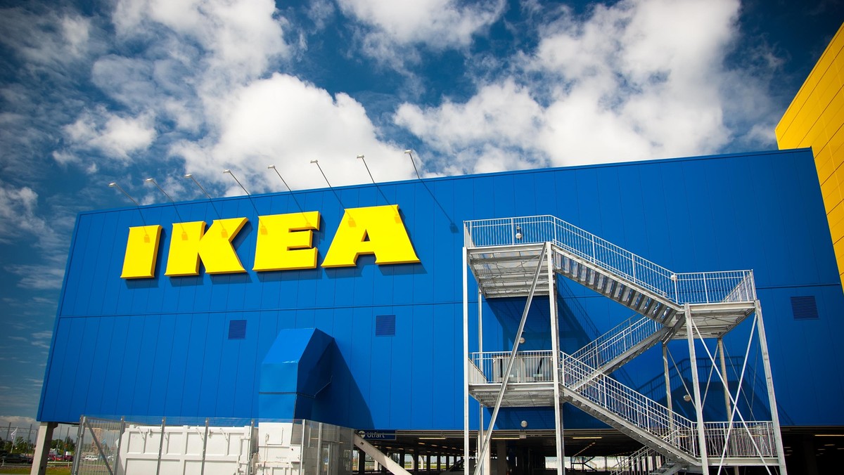 Sieć IKEA wycofuje ze swoich restauracji mięso pochodzące z Polski. Początkowo wycofano tylko klopsiki od dostawcy ze Szwecji. Dziś sieć nie chce podawać klientom także mięsa pochodzącego od polskich dostawców. Sprawa ma związek z podejrzeniem fałszowania wołowiny domieszką mięsa końskiego.