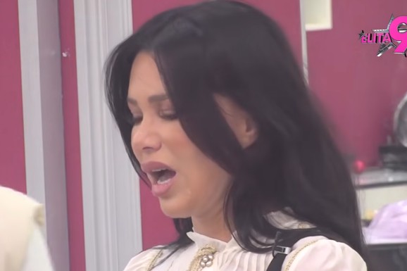 STANIJI STIGLO PISMO OD MAJKE, GRCA U SUZAMA Traži oproštaj od nje: A kad su joj uneli poklon od Filipa Cara NASTAO JE MUK