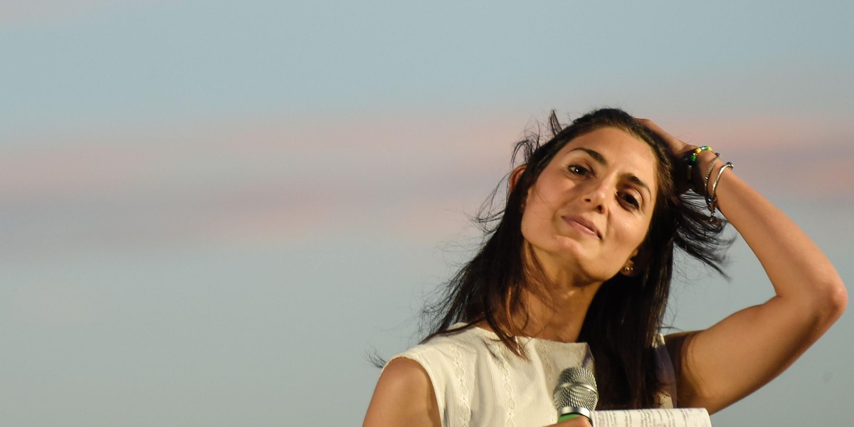 Virginia Raggi podczas kampanii wyborczej w Ostii Lido 