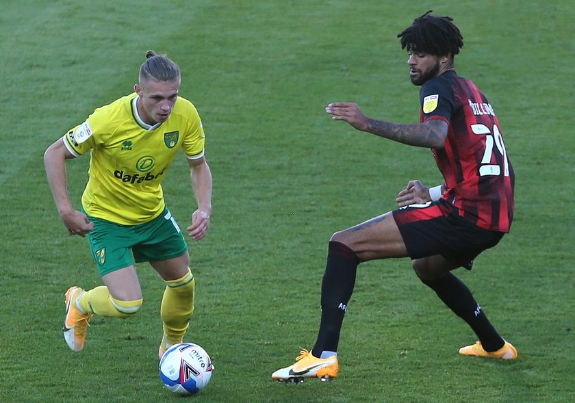 Ostatecznie młodzieżowy reprezentant Polski przeniósł się do angielskiego Norwich City.