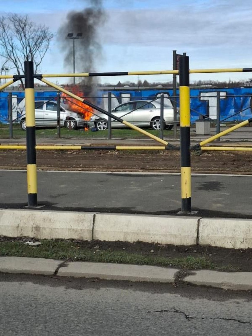 Vatra guta automobile u Bloku 70