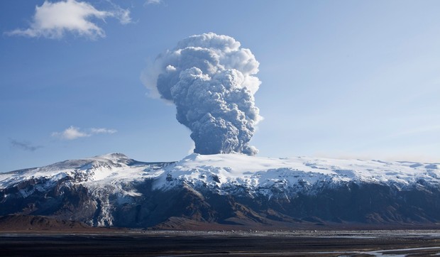 Erupcija vulkana, ilustracija