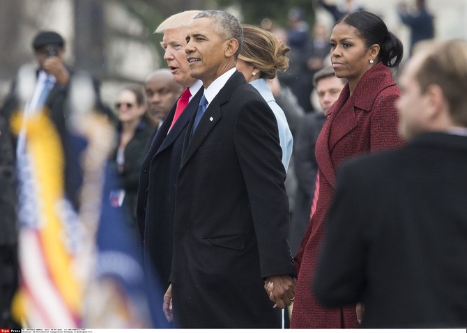 Mišel i Barak Obama 2017. u Vašingtonu na inauguraciji Donalda Trampa pored kog je njegova supruga Melanija Tramp