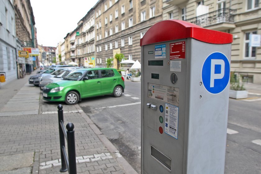 Parkomaty przystosowują do PEKI