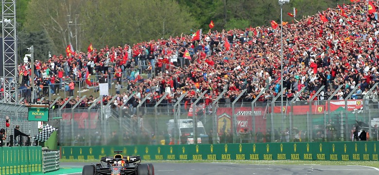 Verstappen najszybszy na Imoli. Leclerc wypadł z toru
