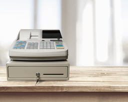 Zmiany w przepisach o kasach fiskalnych. Skorzystają firmy dotkniętych powodzią