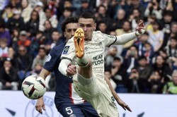 Wpadka Paris Saint-Germain. Czerwona kartka Wieteski [WIDEO]