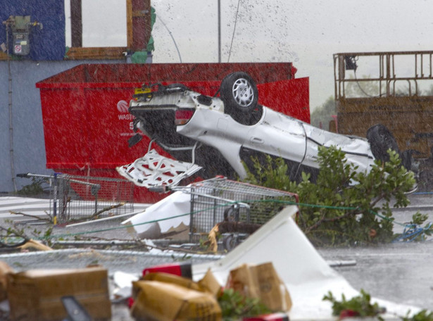 Potężne tornado uderzyło w miasto. Ogromne zniszczenia