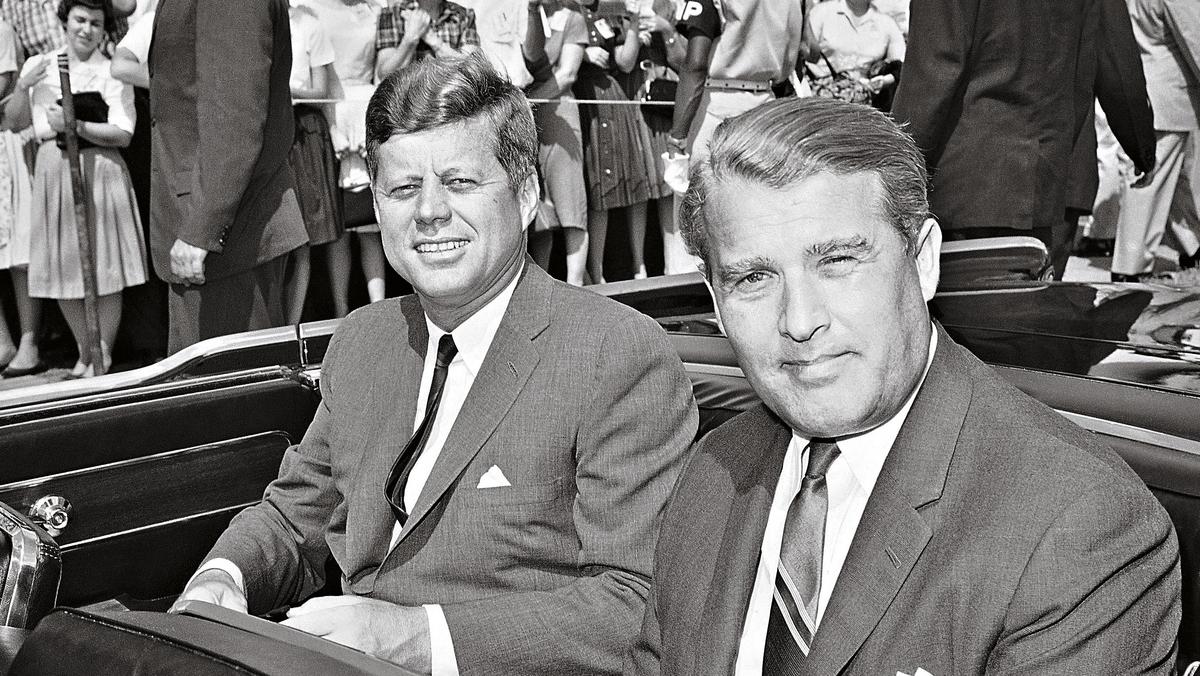 Prezydent John Kennedy i dr Wernher Von Braun, były oficer SS