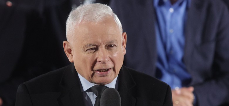 Politycy PiS bronią Barskiego przed siedzibą PK. Kaczyński mówi o "froncie obrony demokracji"