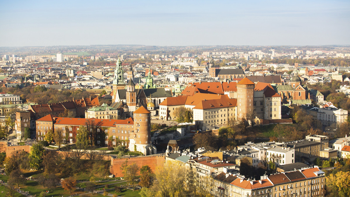 Kraków jest jednym z najchętniej odwiedzanych polskich miast. Dawniej był stolicą Polski i siedzibą królów. Każdy wie, co to Wawel czy Kościół Mariacki - ale czy wiesz, gdzie znajdują się miejsca, o które pytamy w tym quizie? Rozwiąż i sprawdź swoją wiedzę!