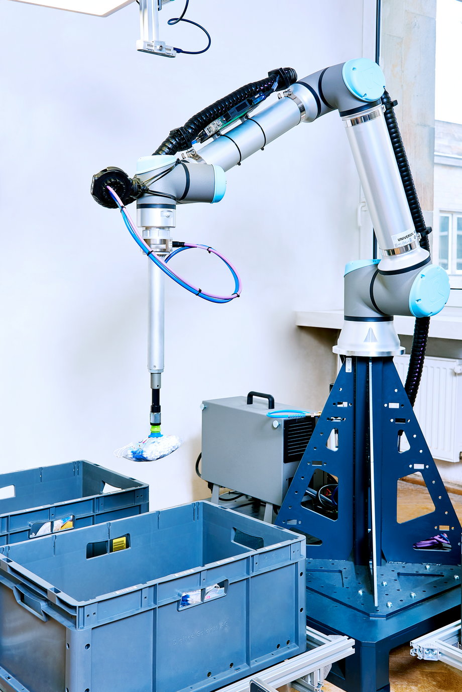 Robot Nomagic w laboratorium 