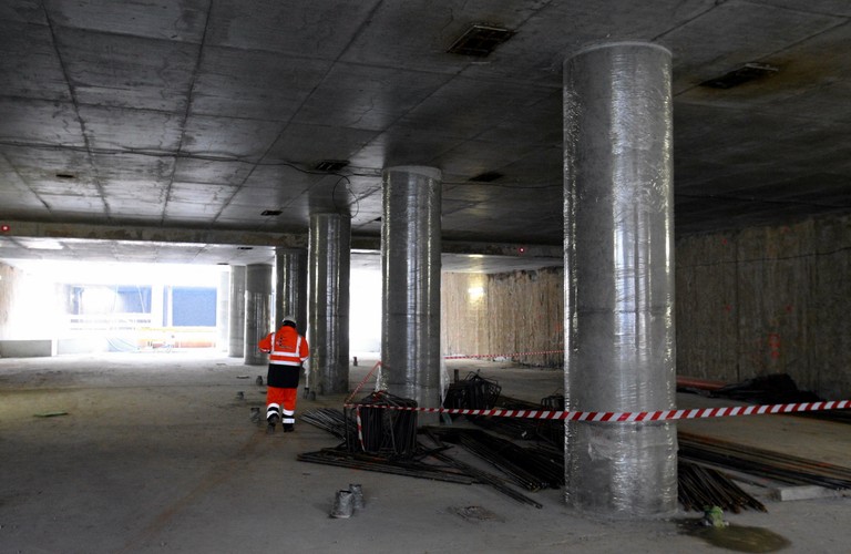 Długość całego centralnego odcinka II linii podziemnych pociągów w stolicy ma wynieść 6,1 km. Połączy oba brzegi Wisły. Stacja Dworzec Wileński będzie drugą stacją po prawej stronie Wisły i będzie oddalona od stacji Stadion o 820 metrów. Na zdjęciu: Budowa II linii metra - stacja Dworzec Wileński.