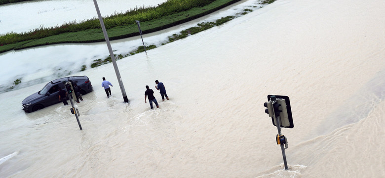 Błyskawiczna powódź w Dubaju. Historyczna burza sparaliżowała miasto