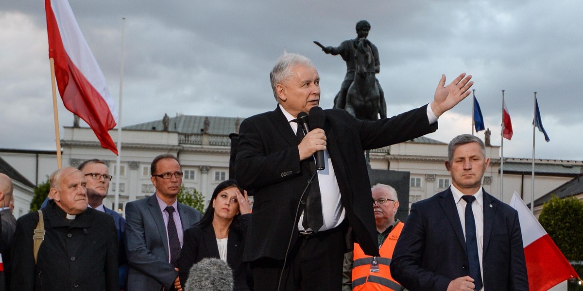 uroczystości przed Pałacem Prezydenckim