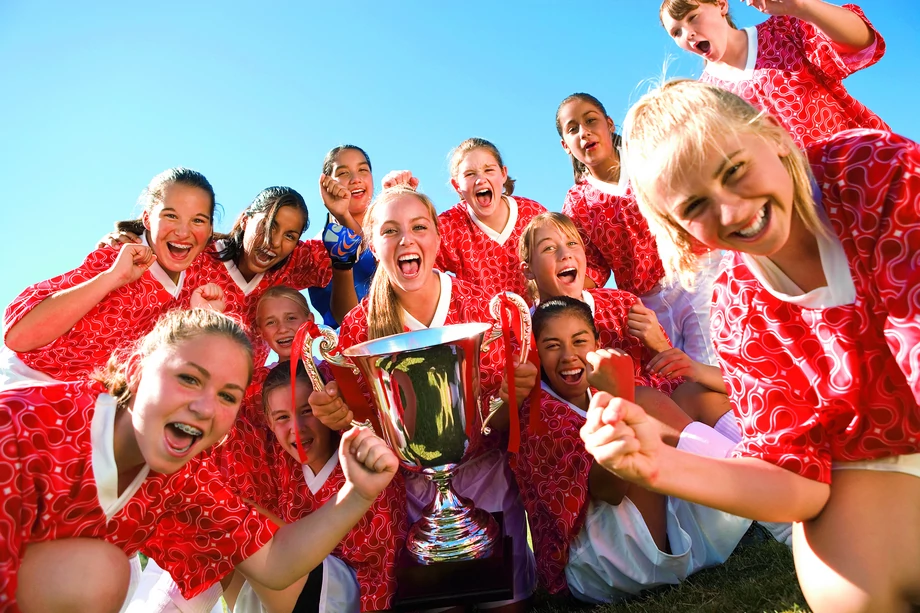 Dziewczynki z warszawskiego zespołu akademii piłkarskiej Diamonds Academy U-15 wywalczyły w czerwcu mistrzostwo Centralnej Ligi Juniorek U-15.
