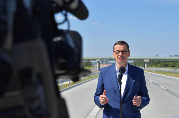 Premier Mateusz Morawiecki podczas oddania do ruchu odcinka autostrady A2