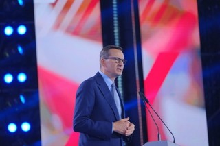 Morawiecki do Zełenskiego: Polska przyjęła parę milionów Ukraińców, warto, aby pan nie zapominał o tym