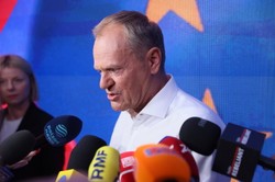 Pierwsze od 10 lat zwycięstwo wyborcze KO. Teraz walka o stanowiska w UE [RELACJA ZE SZTABU]