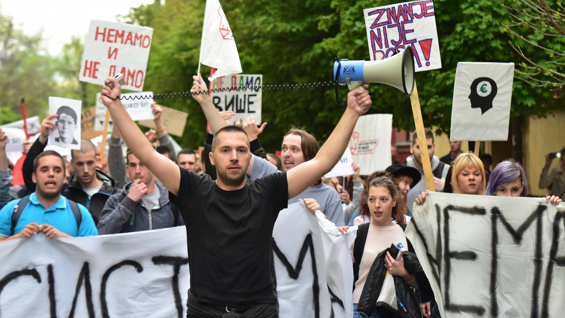 Prosvetni radnici podržali proteste studenata