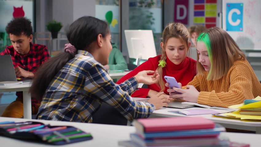 "Časovi su mirniji, pažnja učenika je usmerenija na nastavu, a broj situacija u kojima dolazi do ometanja ili zloupotrebe telefona je značajno smanjen"