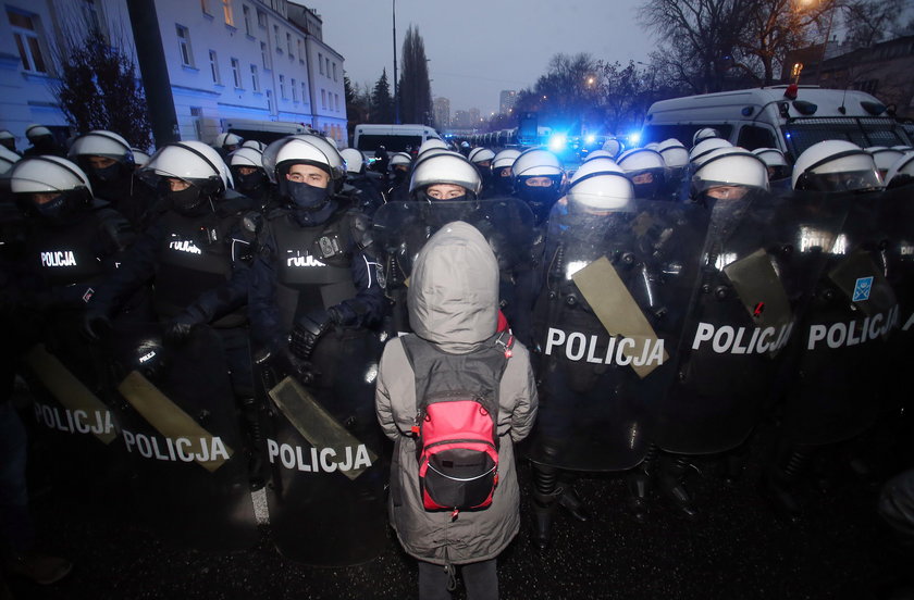 Protesty pod domem prezesa PiS. Kaczyński zrobił to