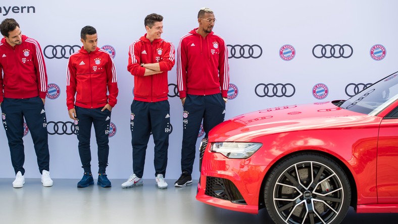 Robert Lewandowski odebrał nowe auto. To Audi RS6 Avant ...