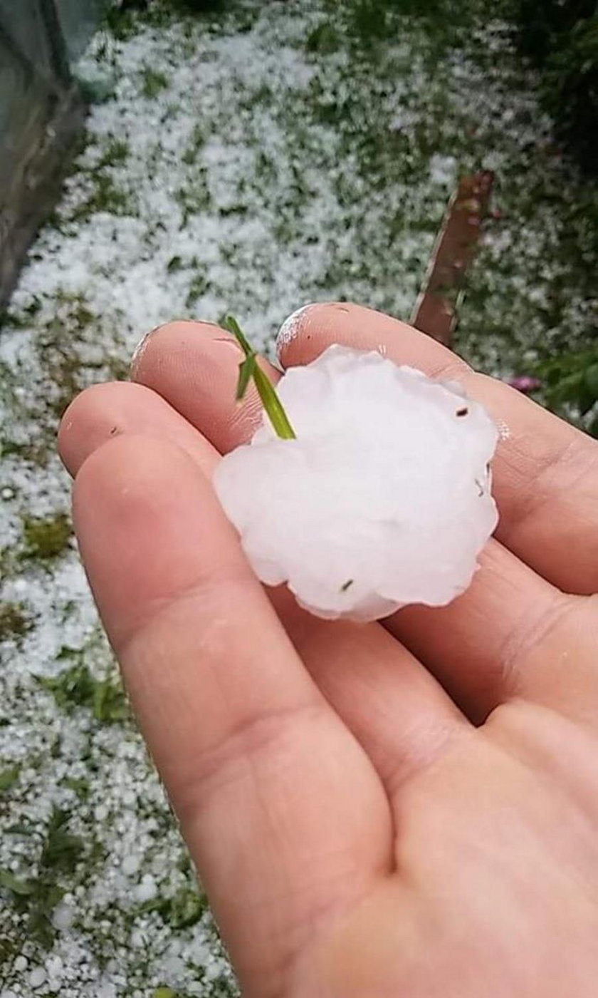 W Małopolsce padał grad wielkości śliwek