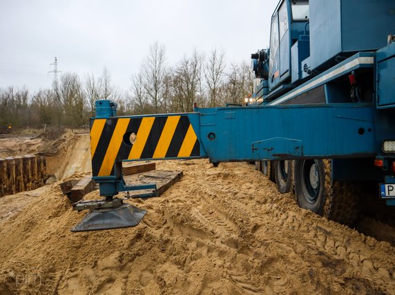 Trwa montaż specjalnych separatorów, które będą oczyszczać wodę opadową fot. PIM