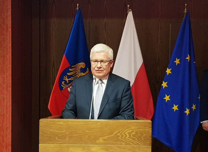 Adam Neumann wygrał przeprowadzone w styczniu 2020 r. przedterminowe wybory na prezydenta Gliwic