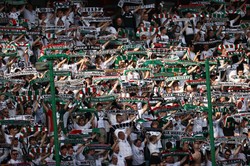 Legia znów ukarana za wybryki kibiców. Stadion przy Łazienkowskiej częściowo zamknięty